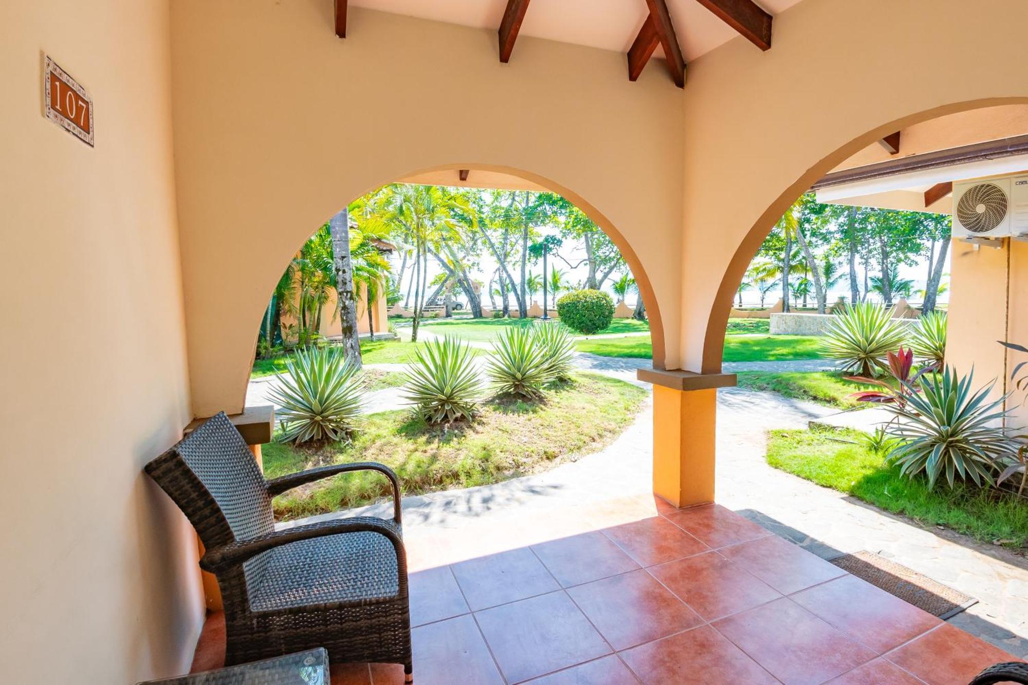 Sunset Del Mar Beach Resort Esterillos Este Luaran gambar